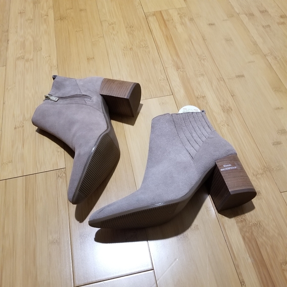 🌸 NWT Blondo Laureece Booties Ankle Boots Beige Nude Suede Waterproof Size 11 - Picture 9 of 12
